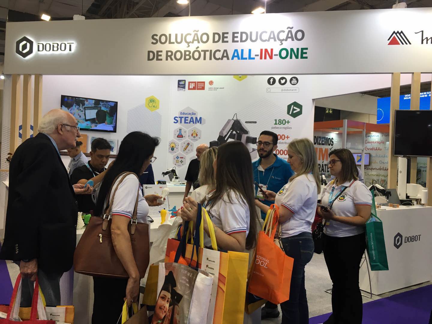 DOBOT at bett educar 2019